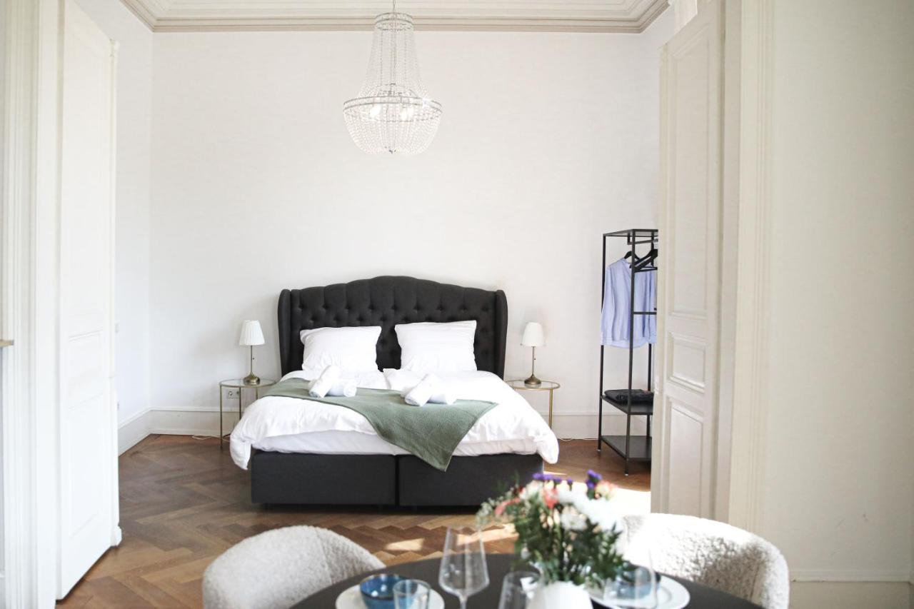 Palais Passy~Design Suite Mit Ausblick Im Zentrum Вісбаден Екстер'єр фото